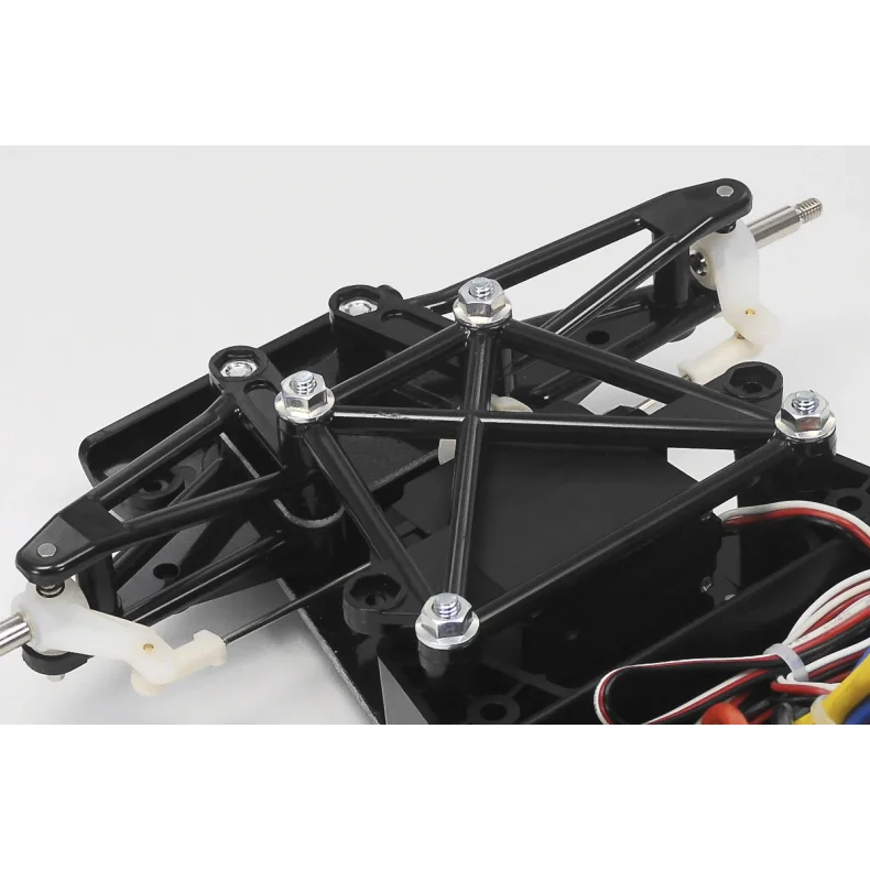 TAMIYA 1/10 R/C Nissan R91CP Samles�t.