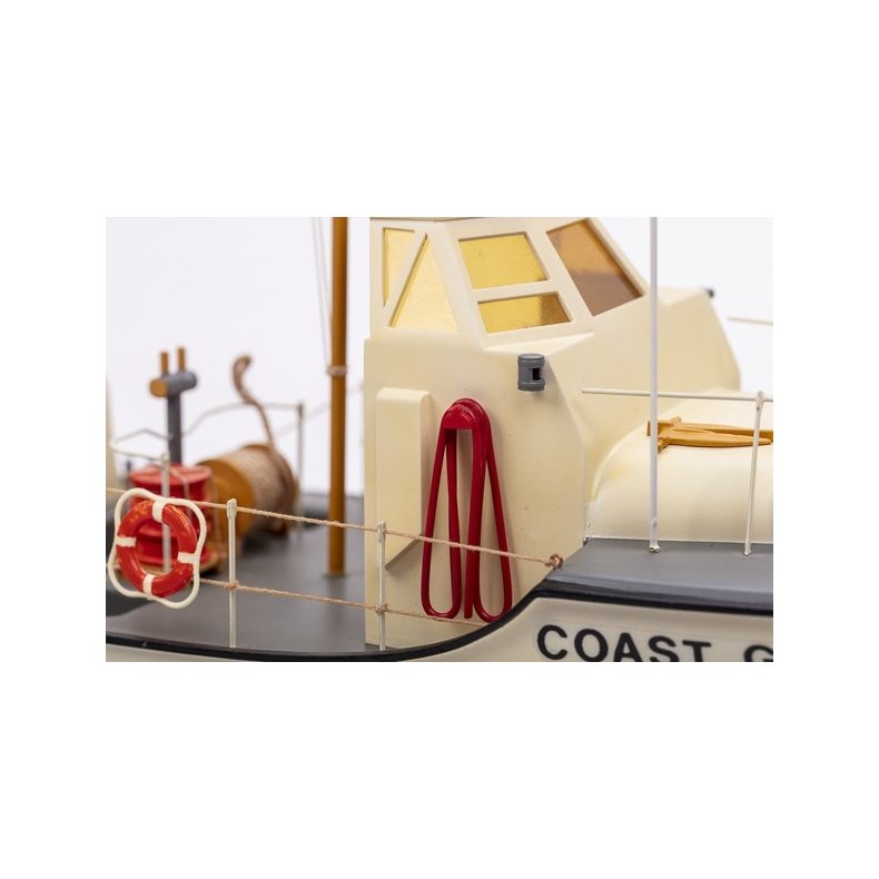 1:40 U.S. COAST GUARDS ( PLASTIC HULL )