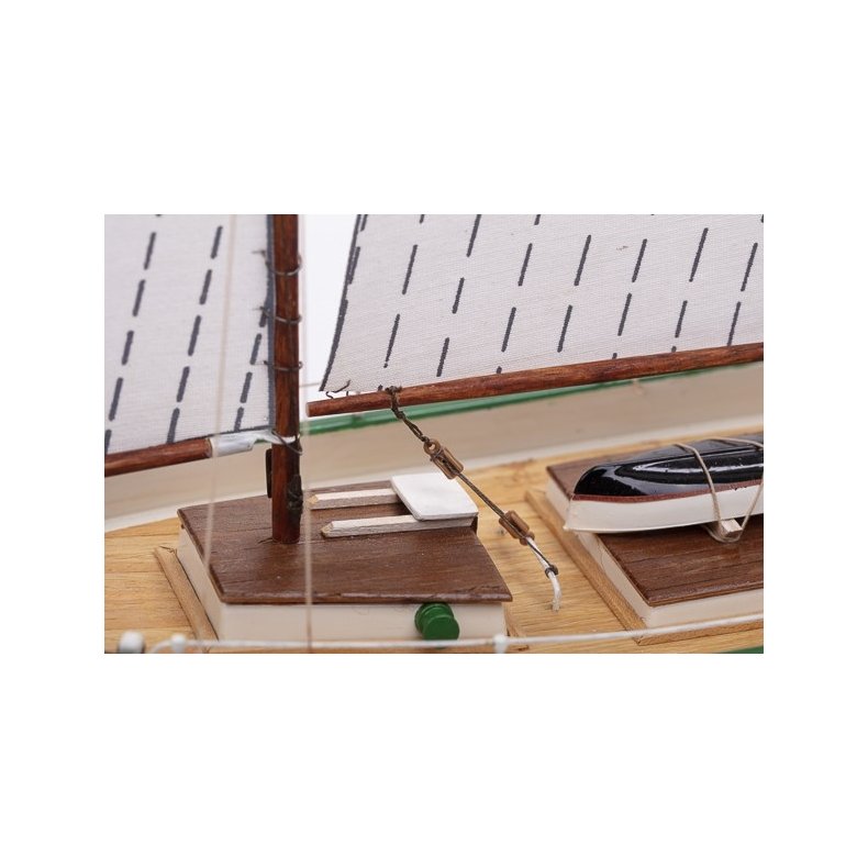 1:60 DANA ( PLASTIC HULL )