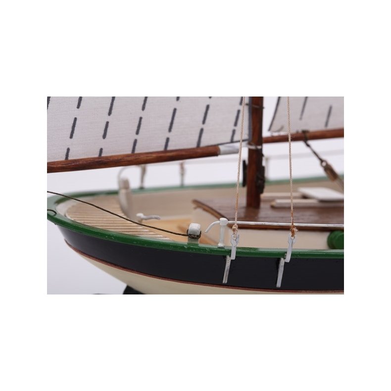 1:60 DANA ( PLASTIC HULL )