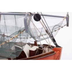 1:33 CUX 87 krabbekutter ( WOODEN HULL )