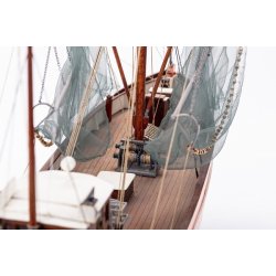 1:33 CUX 87 krabbekutter ( WOODEN HULL )