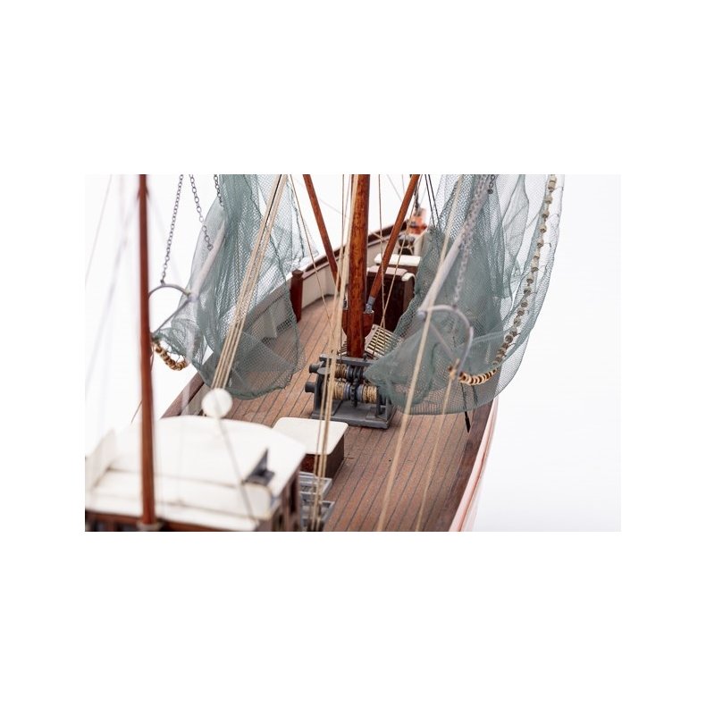1:33 CUX 87 krabbekutter ( WOODEN HULL )