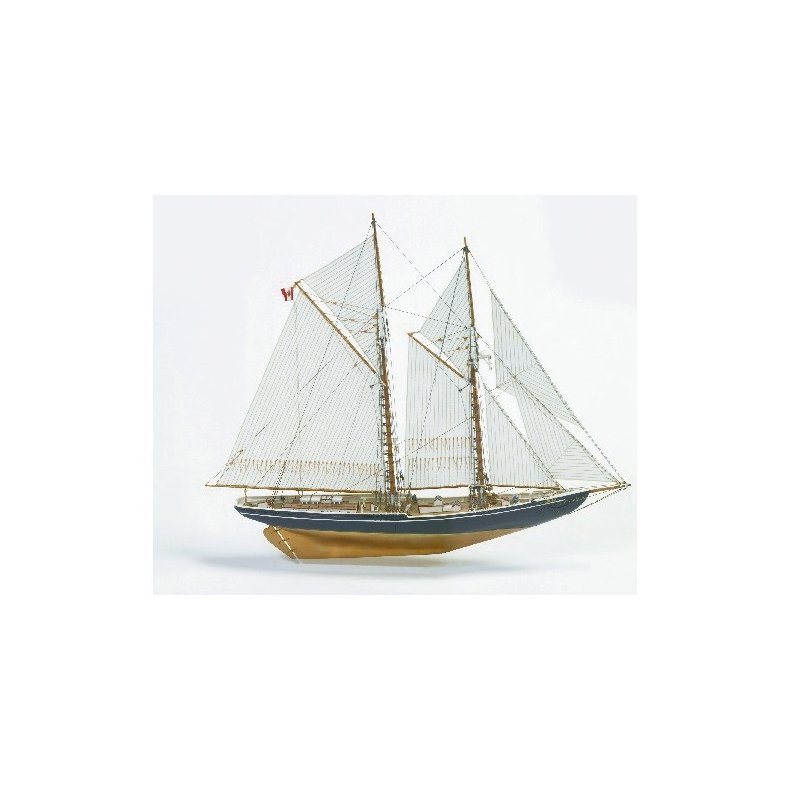 1:100 BLUENOSE II ( WOODEN HULL )
