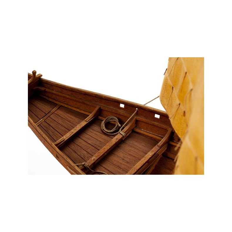 1:25 ROAR EGE -WOODEN HULL
