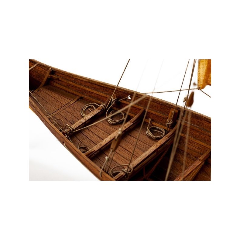 1:25 ROAR EGE -WOODEN HULL