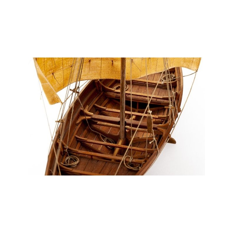 1:25 ROAR EGE -WOODEN HULL