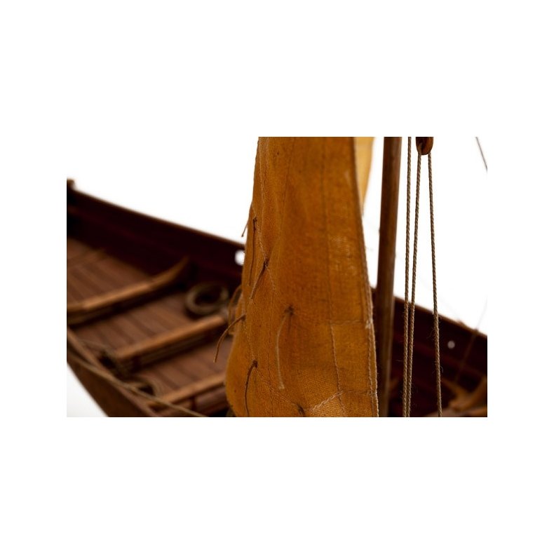 1:25 ROAR EGE -WOODEN HULL